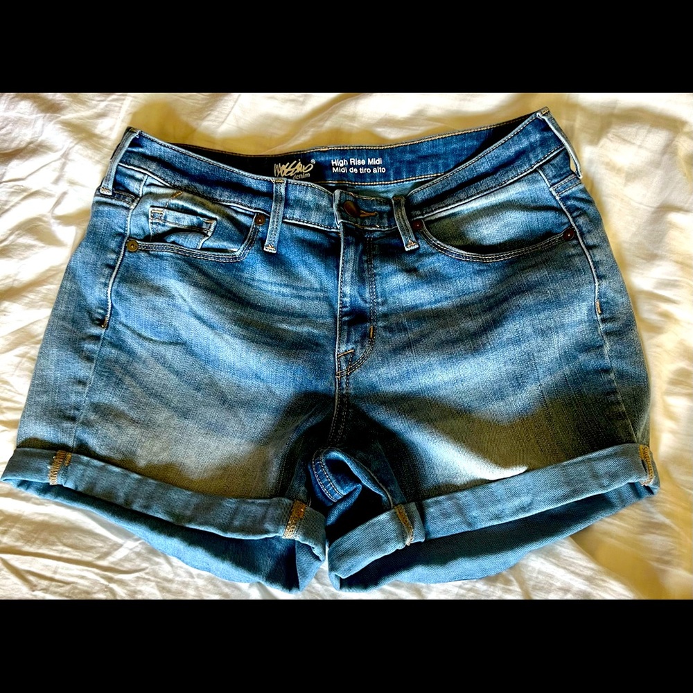 Mossimo jean shorts.